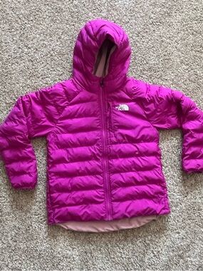 The North Face Bright Pink Girl’s Insulated Hooded Puffer Coat